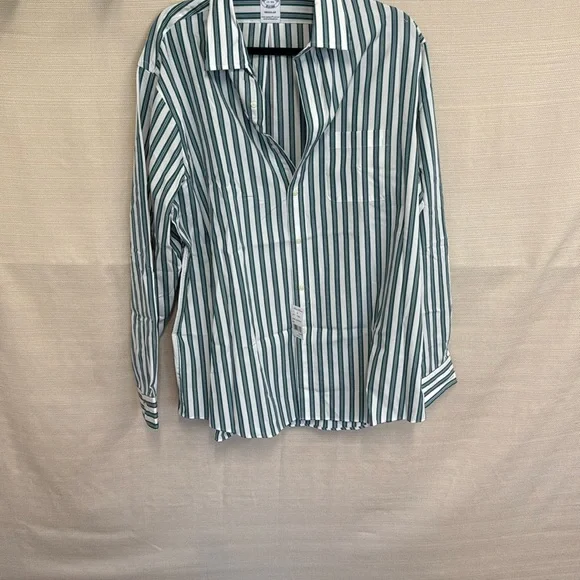 Brooks Brothers Green and White Casual Button Down Shirt - Picture 1 of 3